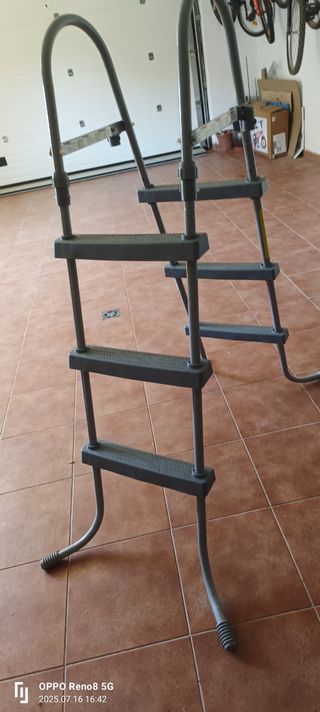 Piscina Bestway 


4m x2mx100