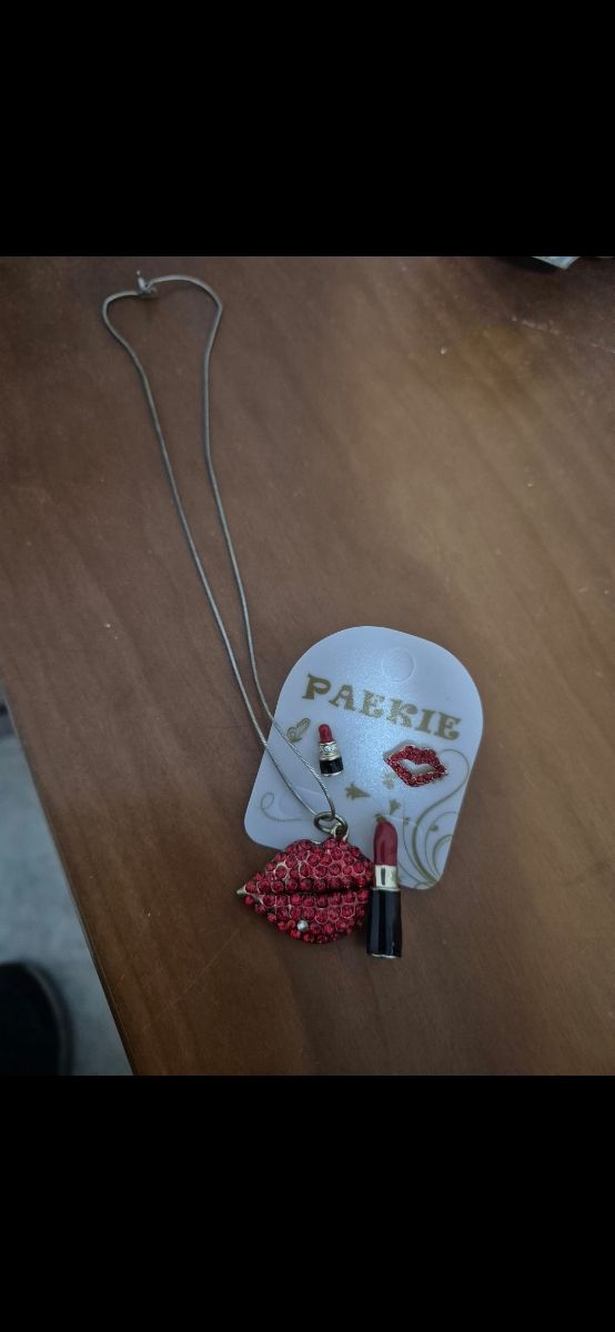 Collar y pendientes PAEKIE rojos