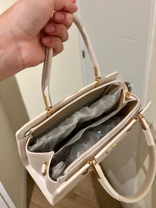 Bolso Guess beige nuevo