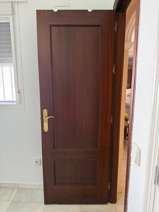 Puerta interior madera maciza