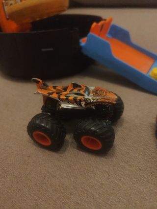 Hot Wheels Monster Trucks Pista