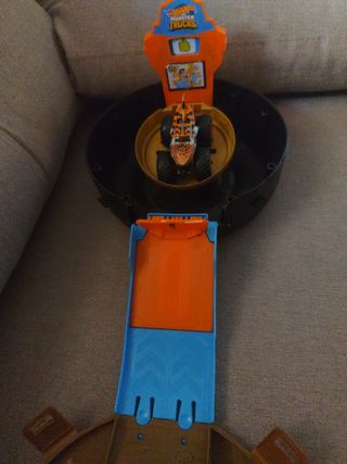 Hot Wheels Monster Trucks Pista