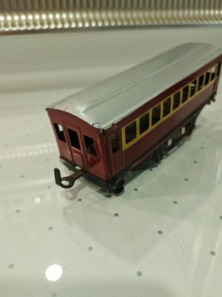 Dos vagones tren hojalata antiguo
