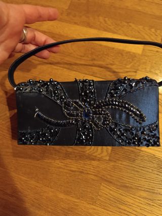 Pochette cerimonia blu perline con tracolla 