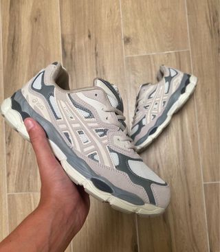 Zapatillas ASICS Gel-NYC Beige Gris
