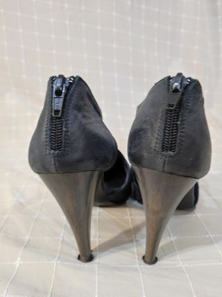 Zapatos negros de tacón