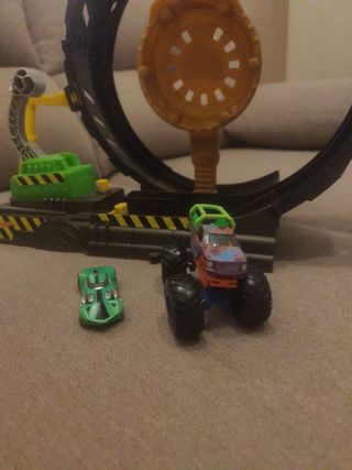 Hot Wheels Monster Trucks - Juego Epic Loop