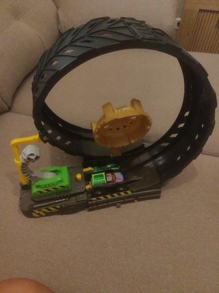 Hot Wheels Monster Trucks - Juego Epic Loop