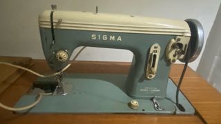 Máquinas de coser Sigma y Alfa antiguas