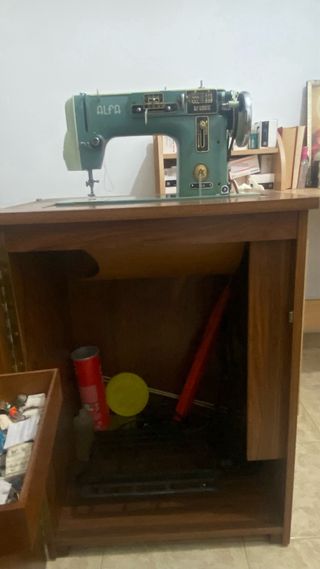 Máquinas de coser Sigma y Alfa antiguas