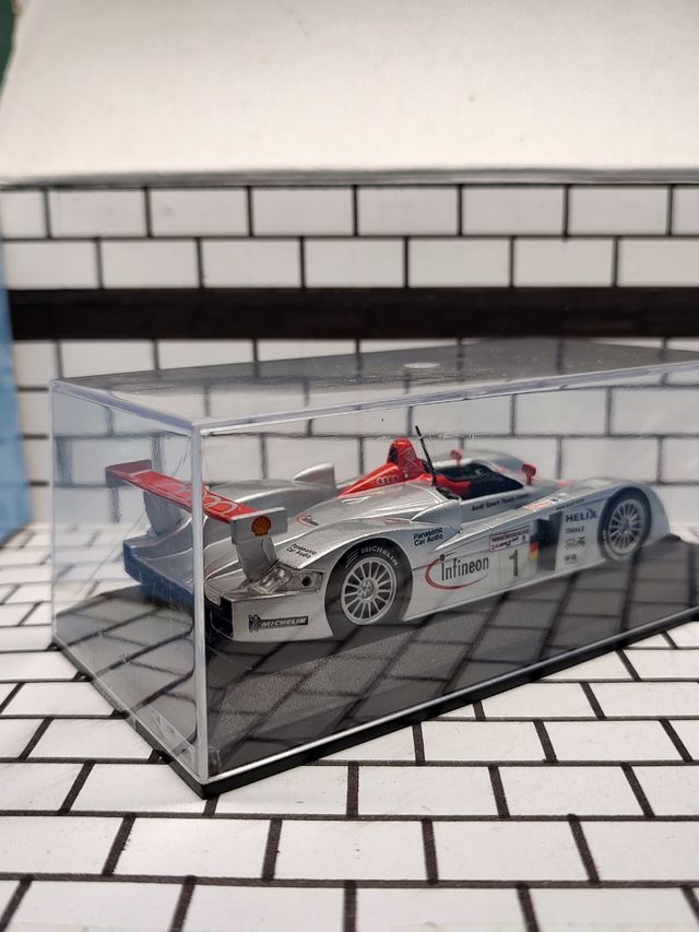 Audi R8 2001 - Auto da corsa in scala