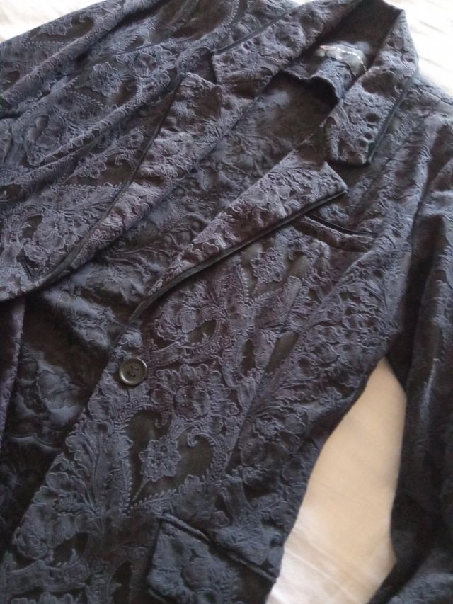 Traje chaqueta negro elegante