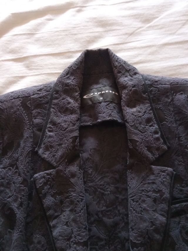 Traje chaqueta negro elegante