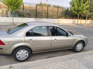 Ford Mondeo 1,8 2003