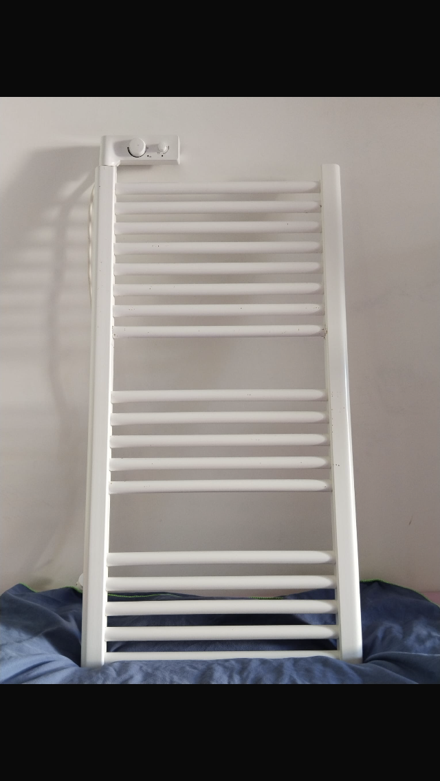 Toallero eléctrico blanco 18 barras