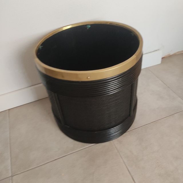 Macetero mimbre negro dorado