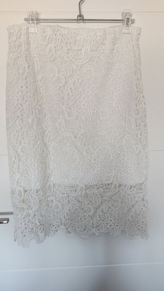 Falda blanca encaje