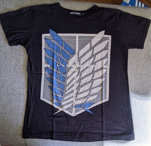 Camiseta Ataque a los Titanes - M