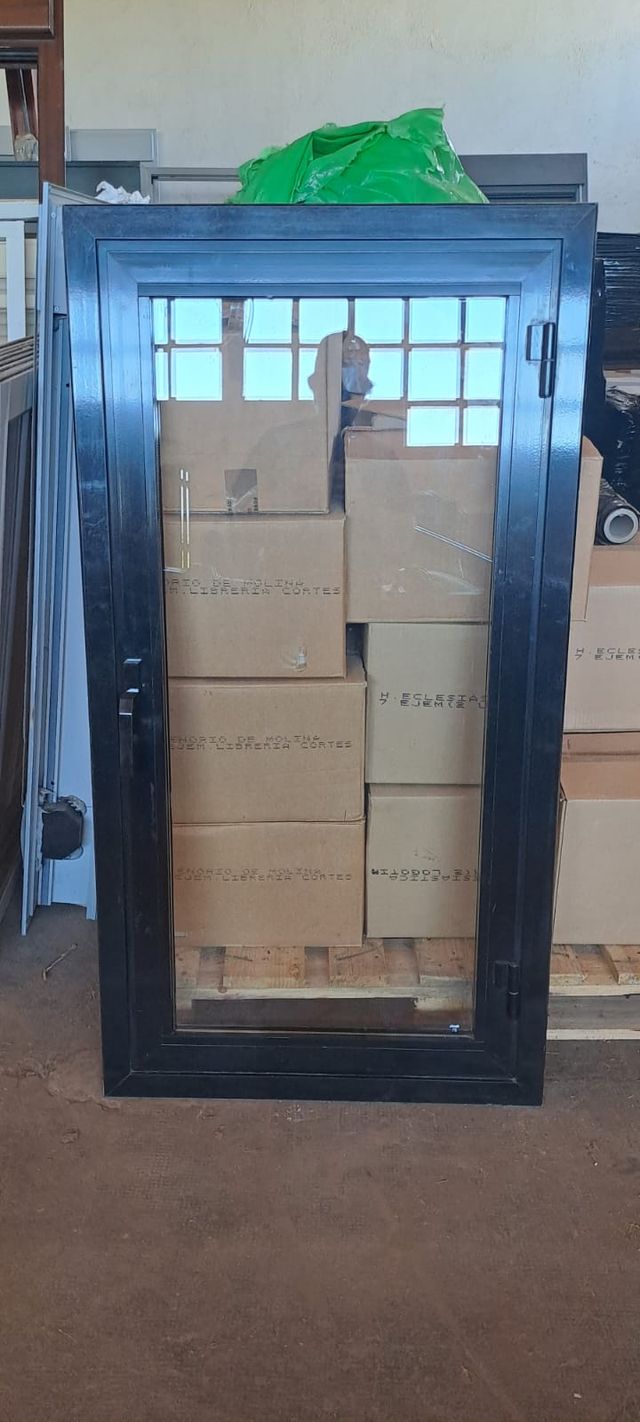 Ventana aluminio abatible