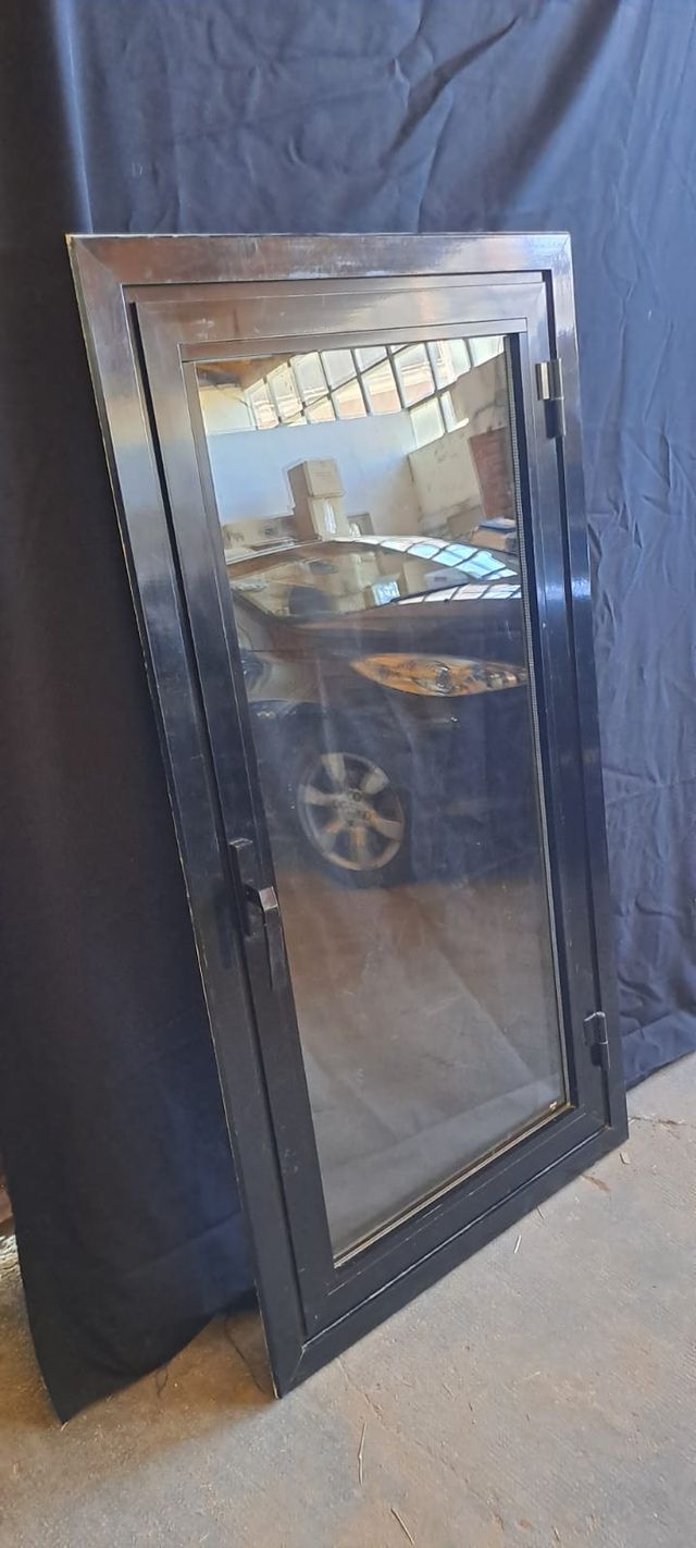 Ventana aluminio abatible