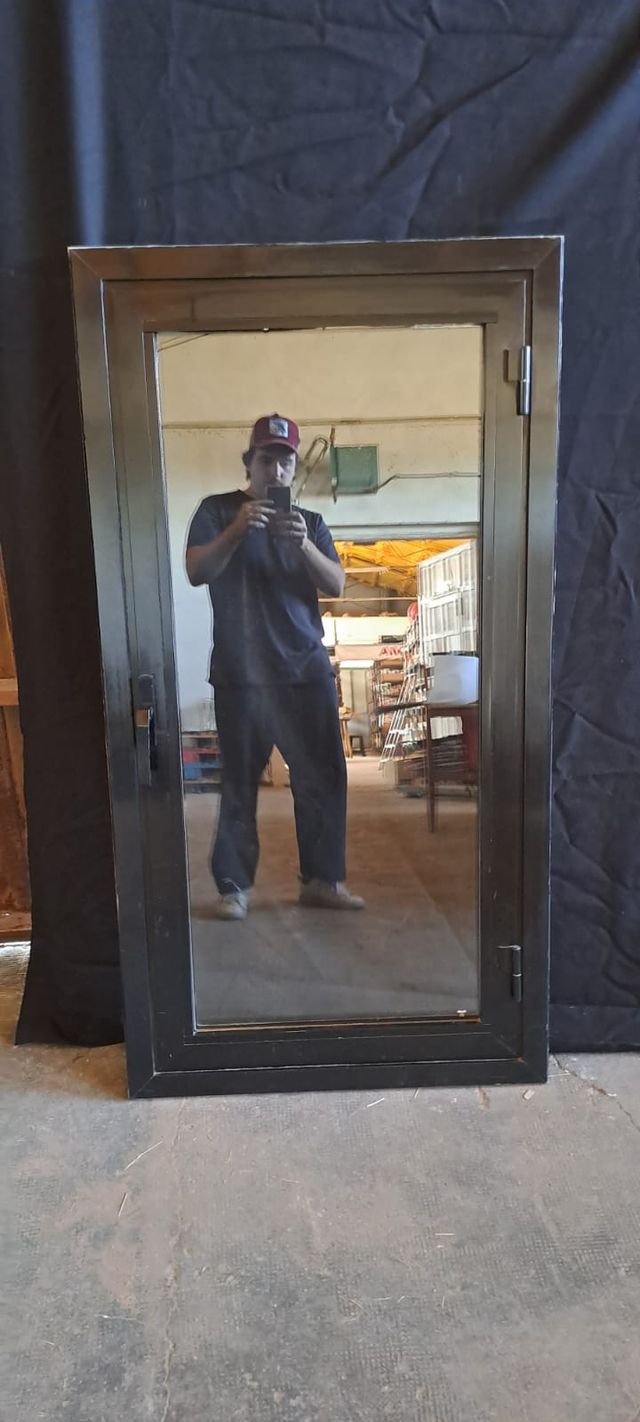 Ventana aluminio abatible