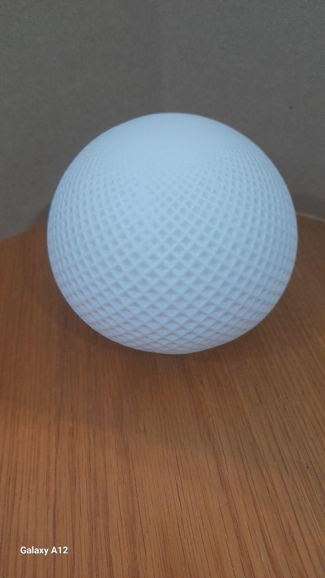 Lampada LED ceramica bianca funzionante con pile.