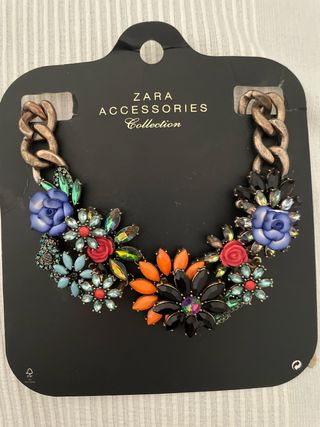 Collar Zara flores multicolor