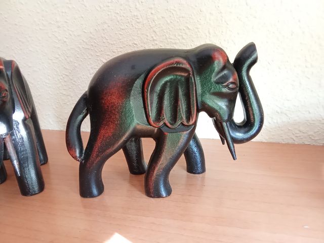 Elefantes de madera
