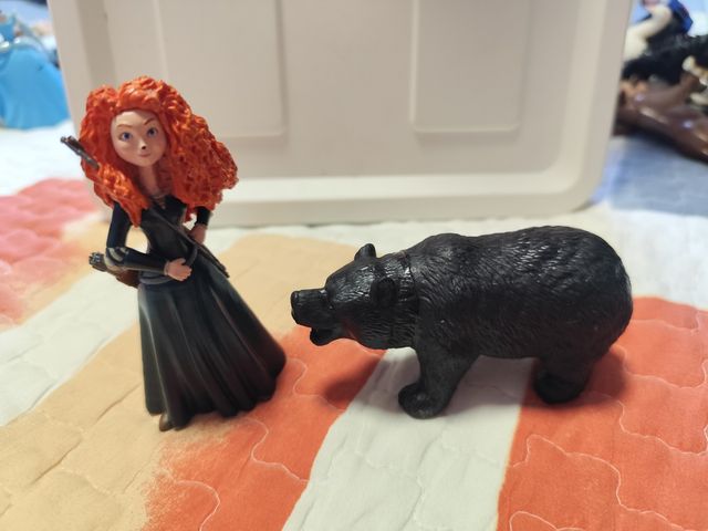 Figuras Mérida (Brave) y oso