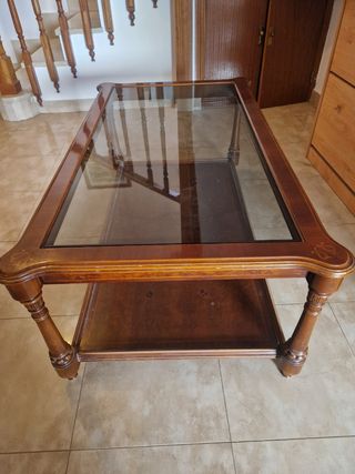 Mesa centro de madera con cristal