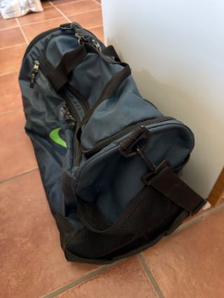 Maleta Nike deporte gris-verde