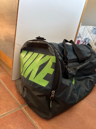 Maleta Nike deporte gris-verde