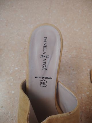 Zapatos plataforma beige Daniela Vega