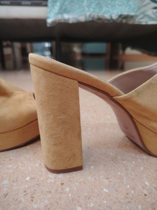 Zapatos plataforma beige Daniela Vega