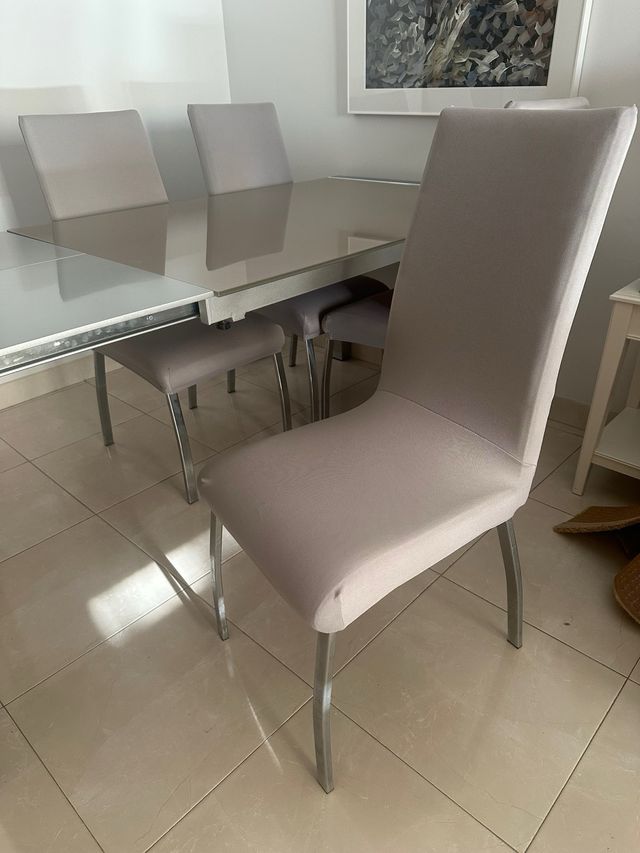 Mesa comedor extensible + 4 sillas