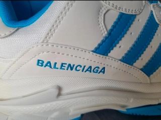 40 Balenciaga x Adidas Sneakers