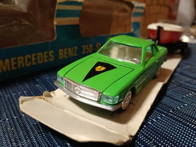 Joal .Mercedes Benz 350 SL + Barca. joal a Vio