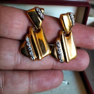 Pendientes chapados en oro antiguos