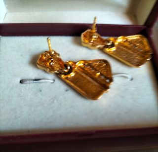 Pendientes chapados en oro antiguos