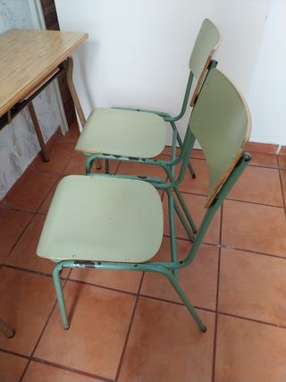 Mesa escritorio + 2 sillas