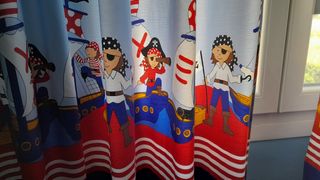 Cortinas y colcha infantil piratas