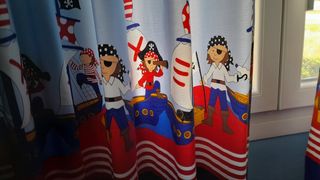 Cortinas y colcha infantil piratas