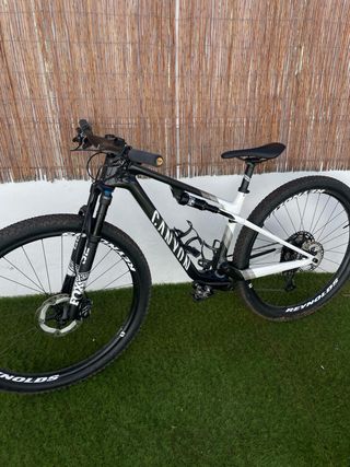 Bicicleta Canyon Lux CF7 - MTB Carbono