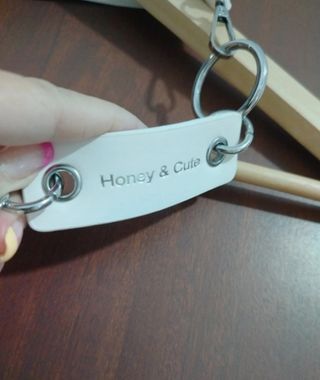 Bolso bicolor blanco y negro + llavero