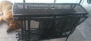Mesa y 4 sillas metalicas plegables
