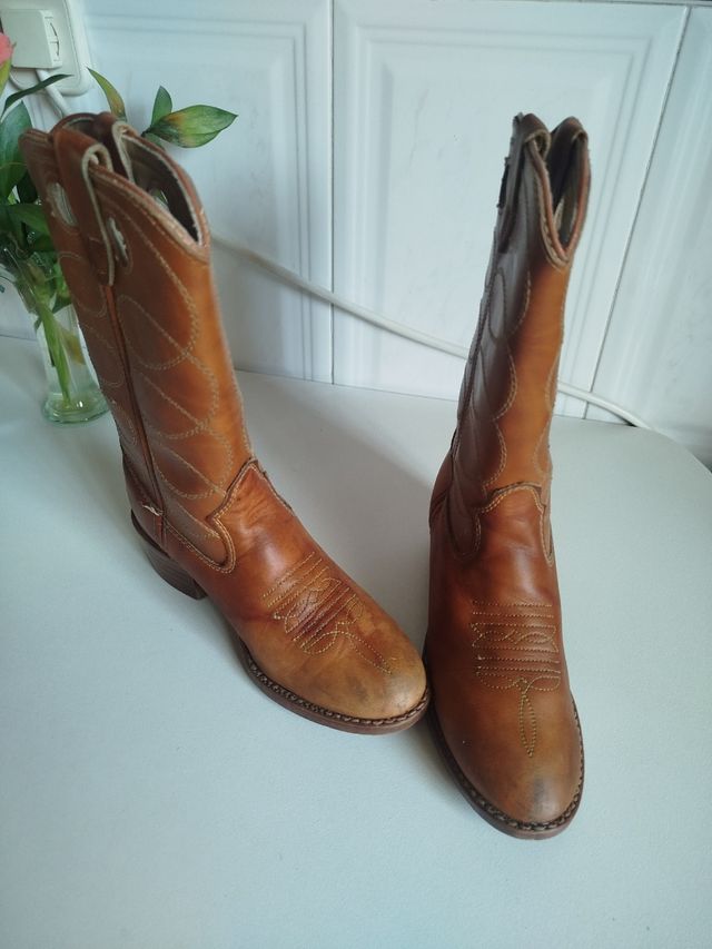 Botas vaqueras marrones