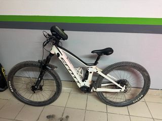 Bicicleta eléctrica montaña