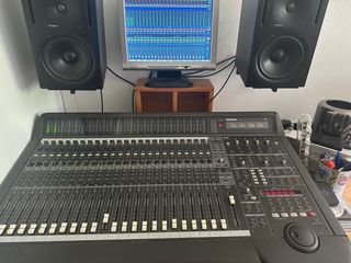 Mackie D8B - Mesa digital estudio