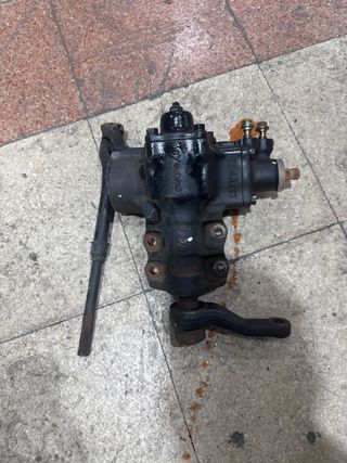 Caja dirección Nissan Pickup D22