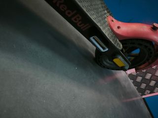 Patinete eléctrico Red Bull Racing